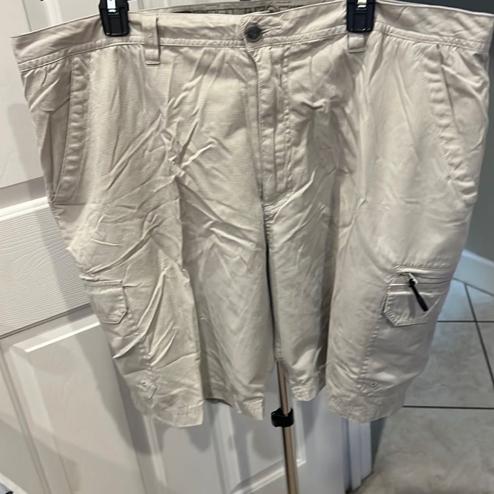 Reel Legends Cargo shorts. Size 42